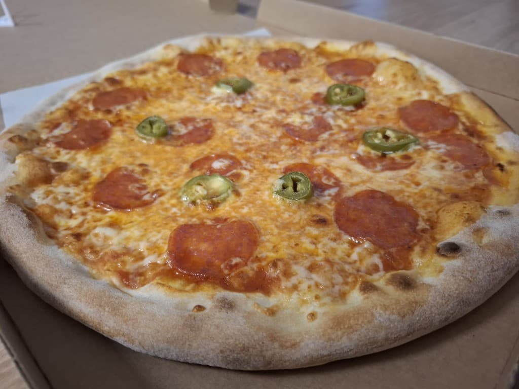 Salámová pikant · 33 cm